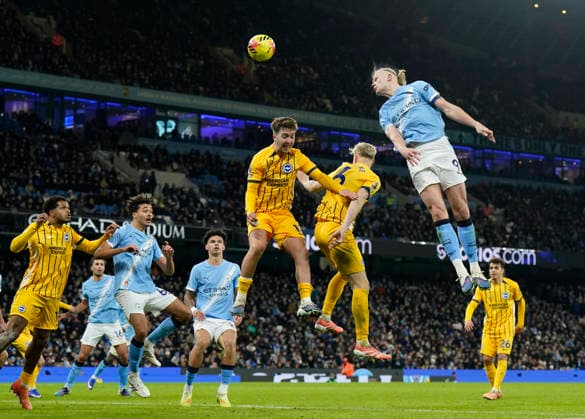Manchester, England, 7th January 2026. Erling Haaland of Manchester City heads towards goal during the Manchester City vs Brighton and Hove Albion Premier League match at the Etihad Stadium, Manchester. Picture credit should read: Andrew Yates Sportimage EDITORIAL USE ONLY. No use with unauthorised audio, video, data, fixture lists, club league logos or live services. Online in-match use limited to 120 images, no video emulation. No use in betting, games or single club league player publications. SPI_056_AY_Man_City_Brighton SPI-4435-0056