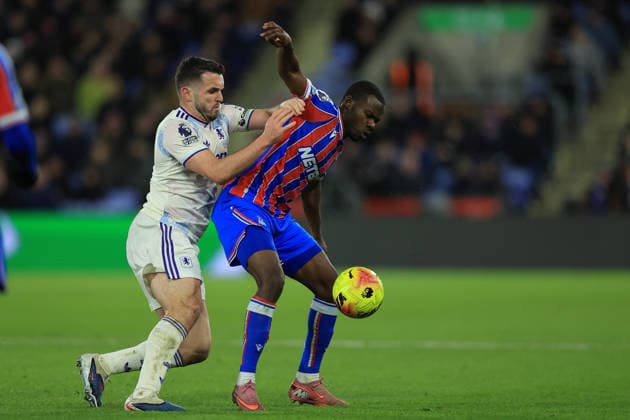 Crystal Palace v Aston Villa, Premier League Crystal Palace defender Tyrick Mitchell (3) comes under pressure from Aston Villa midfielder John McGinn (7) during the Premier League match between Crystal Palace and Aston Villa at Selhurst Park, London, UK on 7 January 2026. London Selhurst Park Greater London UK Editorial use only DataCo restrictions apply See www.football-dataco.com , Copyright: xSimonxRoex PSI-23539-0047