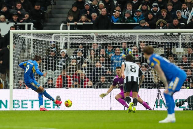 Newcastle United v Leeds United, Premier League Dominic Calvert-Lewin Of Leeds United scores a GOAL 1-2 during the Newcastle United v Leeds United Premier League match at St. James Park, Newcastle Upon Tyne, England on 7 January 2026 Credit: Lee Keuneke Every Second Media Editorial use only. All images are copyright Every Second Media Limited. No images may be reproduced without prior permission. All rights reserved. Premier League and Football League images are subject to licensing agreements with Football DataCo Limited. see https: www.football-dataco.com Copyright: xIMAGO EveryxSecondxMediax ESM-1740-0053 LeexKeunekex xEveryxSecondxMediax