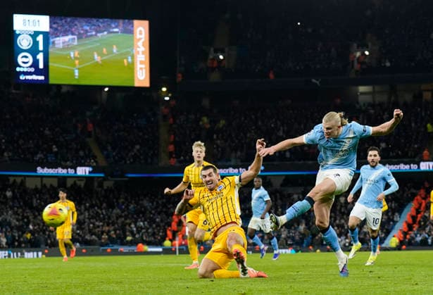 Manchester, England, 7th January 2026. Erling Haaland of Manchester City shoots into the side netting during the Manchester City vs Brighton and Hove Albion Premier League match at the Etihad Stadium, Manchester. Picture credit should read: Andrew Yates Sportimage EDITORIAL USE ONLY. No use with unauthorised audio, video, data, fixture lists, club league logos or live services. Online in-match use limited to 120 images, no video emulation. No use in betting, games or single club league player publications. SPI_061_AY_Man_City_Brighton SPI-4435-0061