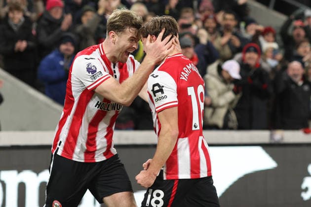 Brentford v Sunderland 07 January 2026, London - Premier League Football - Brentford v Sunderland - Yehor Yarmolyuk of Brentford celebrates after scoring the third goal for his team with captain Nathan Collins - Photo: Charlotte Wilson Offside. London UK Copyright: xCharlottexWilsonx xOffsidexOffside