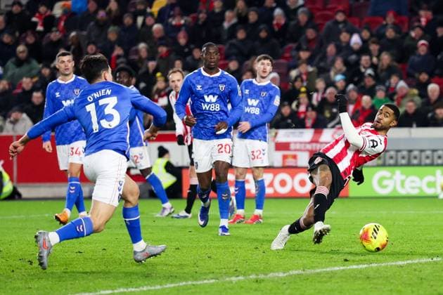 Reiss Nelson of Brentford goes close to scoring the forth but his shot drifts wide Brentford v Sunderland, Premier League, Football, Gtech Community Stadium, London, UK - 07 Jan 2026London Gtech Community Stadium United Kingdom EDITORIAL USE ONLY No use with unauthorised audio, video, data, fixture lists, club league logos or live services. Online in-match use limited to 120 images, no video emulation. No use in betting, games or single club league player publications.  Copyright: xAndrewxFosker Shutterstockx 16232846bw