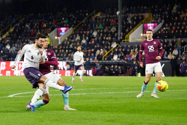 Burnley, England, 7th January 2026. Bruno Fernandes of Manchester United, ManU shoots during the Burnley vs Manchester United Premier League match at Turf Moor, Burnley. Picture credit should read: Cody Froggatt Sportimage EDITORIAL USE ONLY. No use with unauthorised audio, video, data, fixture lists, club league logos or live services. Online in-match use limited to 120 images, no video emulation. No use in betting, games or single club league player publications. SPI_050_CF_Burnley_Man_Utd_ SPI-4437-0049