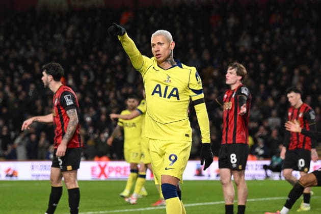 Bournemouth v Tottenham Hotspur, Premier League Richarlison (9) of Tottenham Hotspur gestures during the Premier League match between Bournemouth and Tottenham Hotspur at the Vitality Stadium, Bournemouth, UK on 7 January 2026. Bournemouth Vitality Stadium Dorset UK Editorial use only DataCo restrictions apply See www.football-dataco.com , Copyright: xGrahamxHuntx PSI-23541-0137