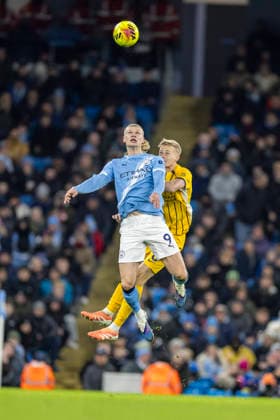 7th January 2026; Etihad Stadium, Manchester, Lancashire, England; Premier League Football, Manchester City versus Brighton and Hove Albion; Erling Haland of Manchester City heads the ball  TimxWilliams
