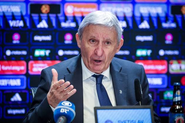 Cheftrainer Svetislav Pesic (FC Bayern Muenchen Basketball) bei der Pressekonferenz nach dem Spiel, Emotion, Zufriedenheit, Ausdrucksstark, Gestik, gestikuliert, erklaert, energisch, FC Bayern Muenchen Basketball vs. Kosner Baskonia Vitoria-Gasteiz, Basketball, Maenner, Turkish Airlines EuroLeague, Regulaere Saison, Saison 2025 2026, 07.01.2026 Muenchen Bayern Deutschland