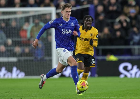 Premier League Everton v Wolverhampton Wanderers Harrison Armstrong of Everton breaks with the ball during the Premier League match Everton vs Wolverhampton Wanderers at Hill Dickinson Stadium, Liverpool, United Kingdom, 7th January 2026 (Photo by Richard Bierton News Images) Liverpool Hill Dickinson Stadium Merseyside United Kingdom Copyright: xRichardxBierton NewsxImagesx