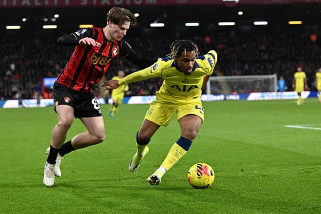 Bournemouth v Tottenham Hotspur Premier League Wilson Odobert of Tottenham Hotspur tries to find a way past Alex Scott of Bournemouth during the Premier League match at the Vitality Stadium, Bournemouth 07 01 2026 UK Newspapers OUT Copyright: xJeremyxLandeyx FIL-22755-0129