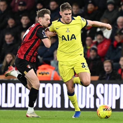 Bournemouth v Tottenham Hotspur Premier League David Brooks of Bournemouth and Micky van de Ven of Tottenham Hotspur during the Premier League match at the Vitality Stadium, Bournemouth 07 01 2026 UK Newspapers OUT Copyright: xJeremyxLandeyx FIL-22755-0134