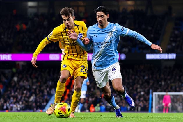 Manchester City v Brighton & Hove Albion, Premier League Yasin Ayari of Brighton and Hove Albion and Tijjani Reijnders of Manchester City battle for possession during the Manchester City v Brighton & Hove Albion Premier League match at the Etihad Stadium, Manchester, England on 7 January 2026 Credit: Ryan Crockett Every Second Media Editorial use only. All images are copyright Every Second Media Limited. No images may be reproduced without prior permission. All rights reserved. Premier League and Football League images are subject to licensing agreements with Football DataCo Limited. see https: www.football-dataco.com Copyright: xIMAGO EveryxSecondxMediax ESM-1739-0045 RyanxCrockettx xEveryxSecondxMediax