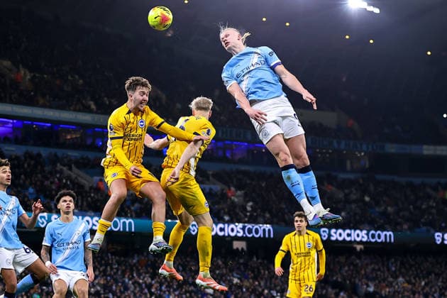 Manchester City v Brighton & Hove Albion, Premier League Erling Haaland of Manchester City heads at goal during the Manchester City v Brighton & Hove Albion Premier League match at the Etihad Stadium, Manchester, England on 7 January 2026 Credit: Ryan Crockett Every Second Media Editorial use only. All images are copyright Every Second Media Limited. No images may be reproduced without prior permission. All rights reserved. Premier League and Football League images are subject to licensing agreements with Football DataCo Limited. see https: www.football-dataco.com Copyright: xIMAGO EveryxSecondxMediax ESM-1739-0050 RyanxCrockettx xEveryxSecondxMediax
