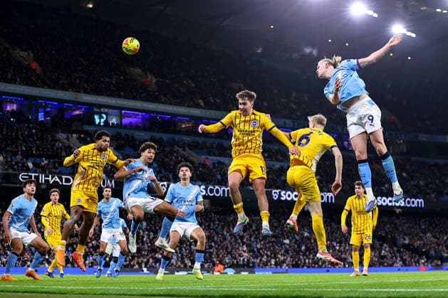 Manchester City v Brighton & Hove Albion, Premier League Erling Haaland of Manchester City heads at goal during the Manchester City v Brighton & Hove Albion Premier League match at the Etihad Stadium, Manchester, England on 7 January 2026 Credit: Ryan Crockett Every Second Media Editorial use only. All images are copyright Every Second Media Limited. No images may be reproduced without prior permission. All rights reserved. Premier League and Football League images are subject to licensing agreements with Football DataCo Limited. see https: www.football-dataco.com Copyright: xIMAGO EveryxSecondxMediax ESM-1739-0051 RyanxCrockettx xEveryxSecondxMediax