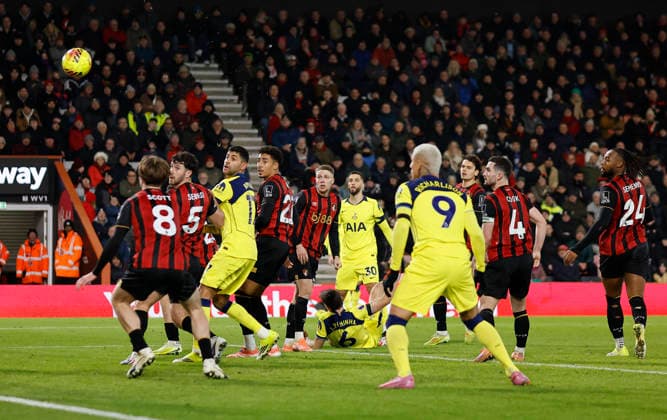 7th January 2026, Bournemouth, Dorset, England; Premier League Football, AFC Bournemouth versus Tottenham Hotspur; Joao Palhinha of Tottenham scored with a bicycle kick for 2-2 in the 78th minutes  HongboxChen