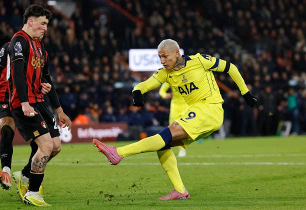 7th January 2026, Bournemouth, Dorset, England; Premier League Football, AFC Bournemouth versus Tottenham Hotspur; Richarlison of Tottenham shoots at goal but blocked by Alex Jimenez of Bournemouth  HongboxChen
