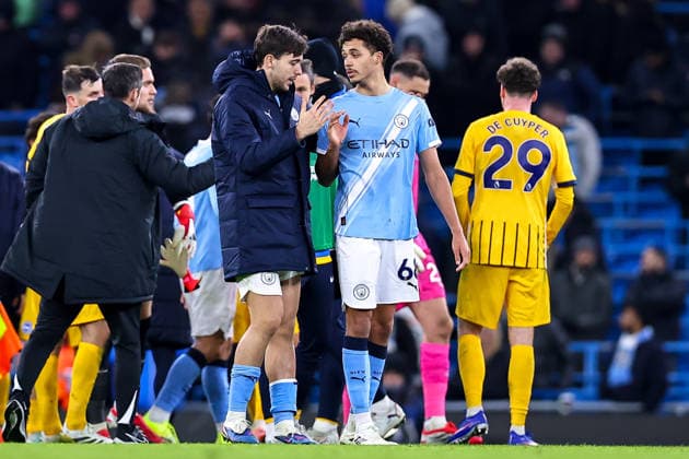 Manchester City v Brighton & Hove Albion, Premier League Nico Gonzalez talks with Max Alleyne of Manchester City after the Manchester City v Brighton & Hove Albion Premier League match at the Etihad Stadium, Manchester, England on 7 January 2026 Credit: Ryan Crockett Every Second Media Editorial use only. All images are copyright Every Second Media Limited. No images may be reproduced without prior permission. All rights reserved. Premier League and Football League images are subject to licensing agreements with Football DataCo Limited. see https: www.football-dataco.com Copyright: xIMAGO EveryxSecondxMediax ESM-1739-0063 RyanxCrockettx xEveryxSecondxMediax