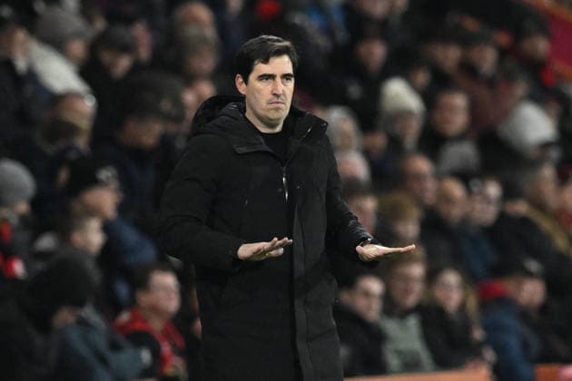 Bournemouth v Tottenham Hotspur, Premier League AFC Bournemouth manager Andoni Iraola gestures during the Premier League match between Bournemouth and Tottenham Hotspur at the Vitality Stadium, Bournemouth, UK on 7 January 2026. Bournemouth Vitality Stadium Dorset UK Editorial use only DataCo restrictions apply See www.football-dataco.com , Copyright: xGrahamxHuntx PSI-23541-0316