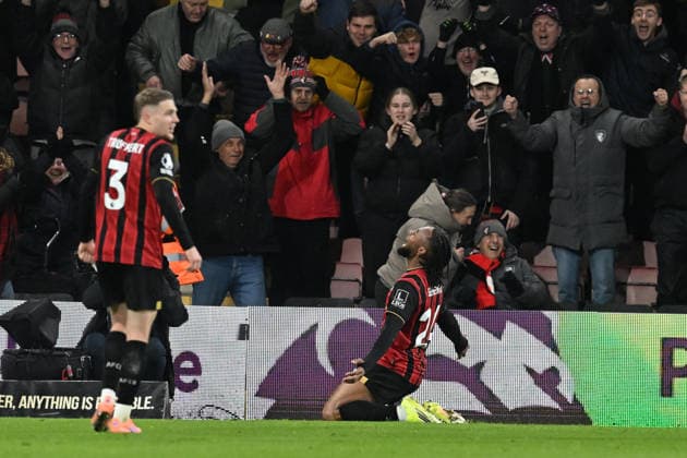 Bournemouth v Tottenham Hotspur, Premier League Goal 3-2 - Antoine Semenyo (24) of AFC Bournemouth celebrates scoring the winning goal during the Premier League match between Bournemouth and Tottenham Hotspur at the Vitality Stadium, Bournemouth, UK on 7 January 2026. Bournemouth Vitality Stadium Dorset UK Editorial use only DataCo restrictions apply See www.football-dataco.com , Copyright: xGrahamxHuntx PSI-23541-0322