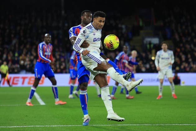 Crystal Palace v Aston Villa, Premier League Aston Villa forward Oil Watkins (11) comes under pressure from Crystal Palace defender Marc Guehi (6) during the Premier League match between Crystal Palace and Aston Villa at Selhurst Park, London, UK on 7 January 2026. London Selhurst Park Greater London UK Editorial use only DataCo restrictions apply See www.football-dataco.com , Copyright: xSimonxRoex PSI-23539-0096
