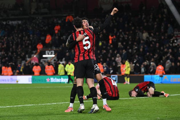 Bournemouth v Tottenham Hotspur, Premier League James Hill (23) of AFC Bournemouth celebrates the win at full time with Marcos Senesi (5) of AFC Bournemouth during the Premier League match between Bournemouth and Tottenham Hotspur at the Vitality Stadium, Bournemouth, UK on 7 January 2026. Bournemouth Vitality Stadium Dorset UK Editorial use only DataCo restrictions apply See www.football-dataco.com , Copyright: xGrahamxHuntx PSI-23541-0352