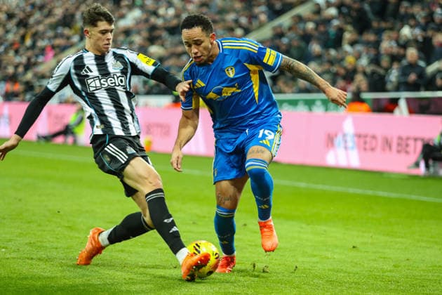 Newcastle United v Leeds United, Premier League Lewis Miley Of Newcastle United tackles Noah Okafor Of Leeds United during the Newcastle United v Leeds United Premier League match at St. James Park, Newcastle Upon Tyne, England on 7 January 2026 Credit: Lee Keuneke Every Second Media Editorial use only. All images are copyright Every Second Media Limited. No images may be reproduced without prior permission. All rights reserved. Premier League and Football League images are subject to licensing agreements with Football DataCo Limited. see https: www.football-dataco.com Copyright: xIMAGO EveryxSecondxMediax ESM-1740-0147 LeexKeunekex xEveryxSecondxMediax