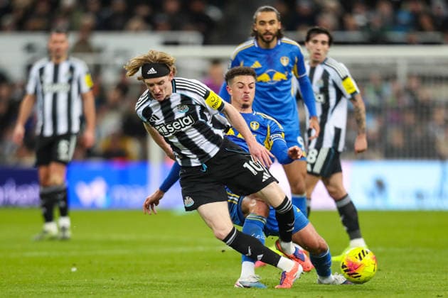Newcastle United v Leeds United, Premier League Anthony Gordon Of Newcastle United is fouled by Ethan Ampadu Of Leeds United during the Newcastle United v Leeds United Premier League match at St. James Park, Newcastle Upon Tyne, England on 7 January 2026 Credit: Lee Keuneke Every Second Media Editorial use only. All images are copyright Every Second Media Limited. No images may be reproduced without prior permission. All rights reserved. Premier League and Football League images are subject to licensing agreements with Football DataCo Limited. see https: www.football-dataco.com Copyright: xIMAGO EveryxSecondxMediax ESM-1740-0162 LeexKeunekex xEveryxSecondxMediax