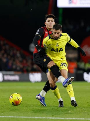 7th January 2026, Bournemouth, Dorset, England; Premier League Football, AFC Bournemouth versus Tottenham Hotspur; Evanilson of Bournemouth intercepts Rodrigo Bentancur of Tottenham  HongboxChen