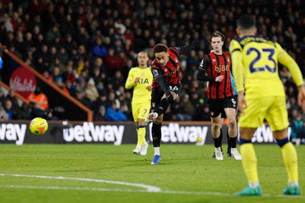 7th January 2026, Bournemouth, Dorset, England; Premier League Football, AFC Bournemouth versus Tottenham Hotspur; Marcus Tavernier of Bournemouth shoots at goal but misses  HongboxChen