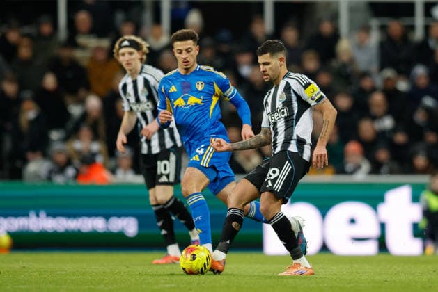 Newcastle United v Leeds United, Premier League Bruno Guimaraes of Newcastle United under pressure from Ethan Ampadu of Leeds United during the Premier League match between Newcastle United and Leeds United at St. James s Park, Newcastle, UK on 7 January 2026. Newcastle St. James s Park Tyne and Wear UK Editorial use only DataCo restrictions apply See www.football-dataco.com , Copyright: xCraigxCowanx PSI-23535-0131