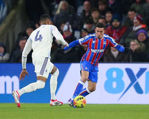 London, England, January 07 2026: Yeremi Pino (10 Crystal Palace) pressured by Ezri Konsa (4 Aston Villa) during the Premier League game between Crystal Palace and Aston Villa at Selhurst Park in London, England. (Photo by Jay Patel Sports Press Photo SPP) Copyright: xJayxPatel SportsxPressxPhoto SPPx Sportspressphoto_SPR79541