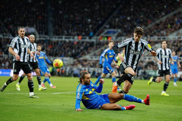 Newcastle United v Leeds United, Premier League Dominic Calvert-Lewin of Leeds United is challenged by Lewis Miley of Newcastle United during the Premier League match between Newcastle United and Leeds United at St. James s Park, Newcastle, UK on 7 January 2026. Newcastle St. James s Park Tyne and Wear UK Editorial use only DataCo restrictions apply See www.football-dataco.com , Copyright: xCraigxCowanx PSI-23535-0147