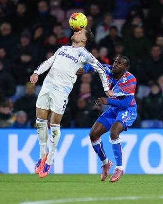 London, England, January 07 2026: Matty Cash (2 Aston Villa) wins a header against Tyrick Mitchell (3 Crystal Palace) during the Premier League game between Crystal Palace and Aston Villa at Selhurst Park in London, England. (Photo by Jay Patel Sports Press Photo SPP) Copyright: xJayxPatel SportsxPressxPhoto SPPx Sportspressphoto_SPR79614