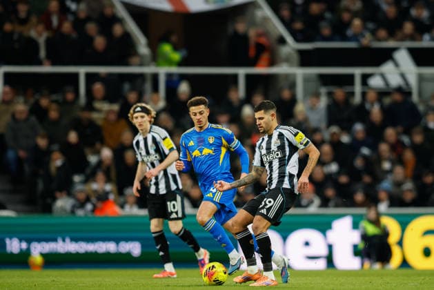 Newcastle United v Leeds United, Premier League Bruno Guimaraes of Newcastle United closed down from Ethan Ampadu of Leeds United during the Premier League match between Newcastle United and Leeds United at St. James s Park, Newcastle, UK on 7 January 2026. Newcastle St. James s Park Tyne and Wear UK Editorial use only DataCo restrictions apply See www.football-dataco.com , Copyright: xCraigxCowanx PSI-23535-0159