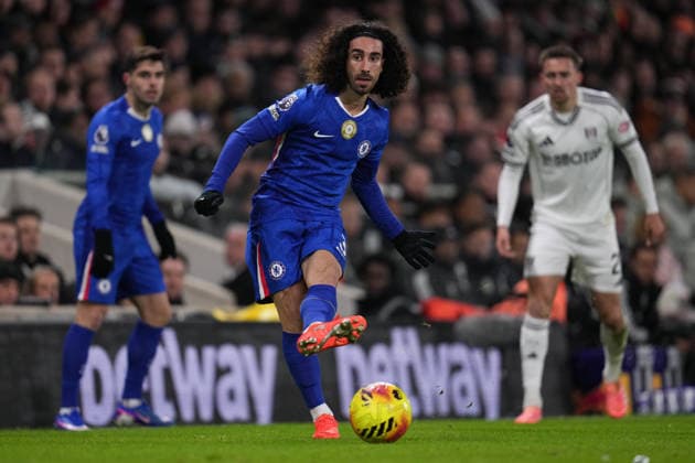 Premier League Fulham v Chelsea Marc Cucurella of Chelsea makes pass during the Premier League match Fulham vs Chelsea at Craven Cottage, London, United Kingdom, 7th January 2026 (Photo by Harvey Murphy News Images) Copyright: xHarveyxMurphy NewsxImagesx