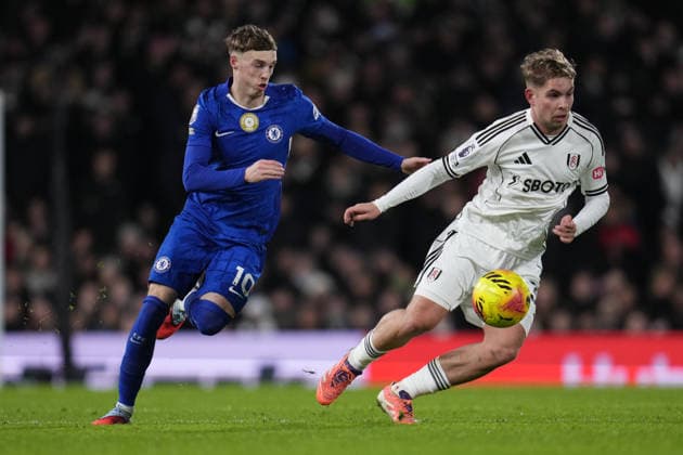 Premier League Fulham v Chelsea Cole Palmer of Chelsea and Emile Smith Rowe of Fulham during the Premier League match Fulham vs Chelsea at Craven Cottage, London, United Kingdom, 7th January 2026 (Photo by Harvey Murphy News Images) Copyright: xHarveyxMurphy NewsxImagesx