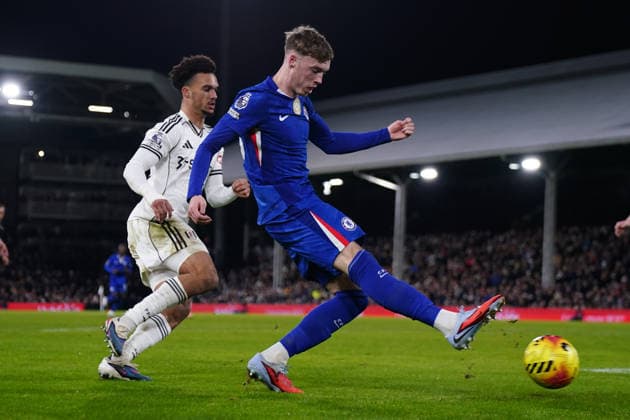 Premier League Fulham v Chelsea Cole Palmer of Chelsea has a shot during the Premier League match Fulham vs Chelsea at Craven Cottage, London, United Kingdom, 7th January 2026 (Photo by Harvey Murphy News Images) Copyright: xHarveyxMurphy NewsxImagesx