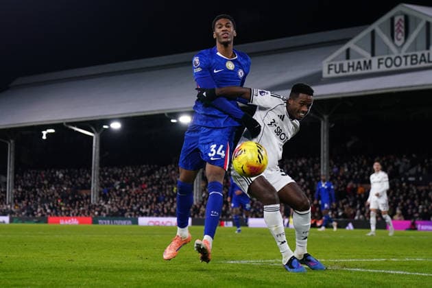Premier League Fulham v Chelsea Josh-Kofi Acheampong of Chelsea and Ryan Sessegnon of Fulham during the Premier League match Fulham vs Chelsea at Craven Cottage, London, United Kingdom, 7th January 2026 (Photo by Harvey Murphy News Images) Copyright: xHarveyxMurphy NewsxImagesx