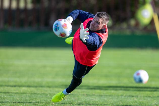 Marcel Schuhen (SV Darmstadt 1898, 01) am Ball, ESP, SV Darmstadt 98, Fussball, 2. Bundesliga, Trainingslager in El Saler, 5. Tag, 08.01.2026. ESP, SV Darmstadt 98, Fussball, 2. Bundesliga, Trainingslager in El Saler, 5. Tag El Saler