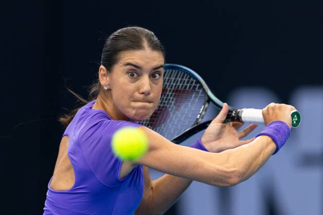 January 8, 2026, Brisbane, Qld, Australia: SORANA CIRSTEA of Romania plays a backhand during her WomenÃ¢â‚¬â ¢s Singles round of 16 match against ARYNA SABALENKA of Belarus at the Brisbane International. Brisbane Australia - ZUMAt173 20260108_zsp_t173_002 Copyright: xStephanexThomasx