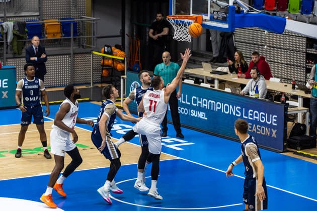 CZE, Basketball-Champions-League, PlayIns, ERA Nymburk - MLP Academics Heidelberg. 08.01.2026, Kralovka Arena, Prag, CZE, Basketball-Champions-League, PlayIns, ERA Nymburk - MLP Academics Heidelberg. Matej Svoboda (ERA Nymburk 11) Foto Alexander Trienitz Prag Kralovka Arena Prag Tschechien