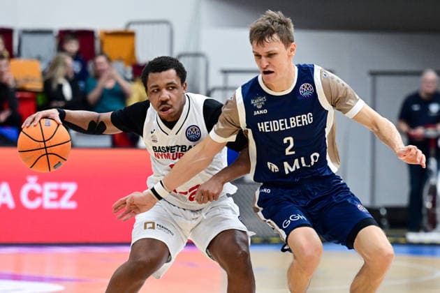 L-R Jhamir Brickus (Nymburk) and Niklas Wurzner (Heidelberg) in action during the second game for advancement to the round of 16 of the Basketball Champions League: Nymburk - Heidelberg, Prague, Czech Republic, January 8, 2026. (CTKxPhoto OndrejxDeml) CTKPhotoP2026010807818  CTKPhotoP2026010807818