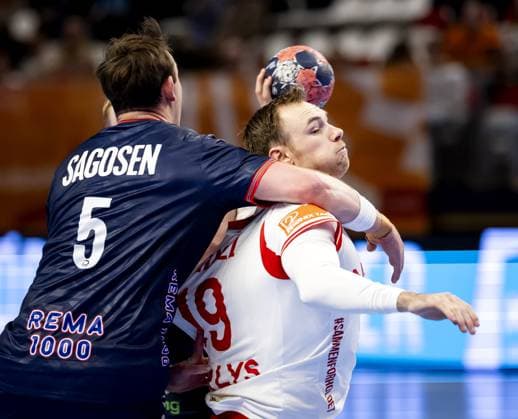 ALMERE - Mathias Gidsel of Denmark in action against Sander Sagosen of Norway during the Golden League handball match between Norway and Denmark. The handball players are preparing for the European Championship, EM, Europameisterschaft SEM VAN DER WAL ANP xVIxANPxSportx xxANPxIVx 546711877 originalFilename: 546711877.jpg