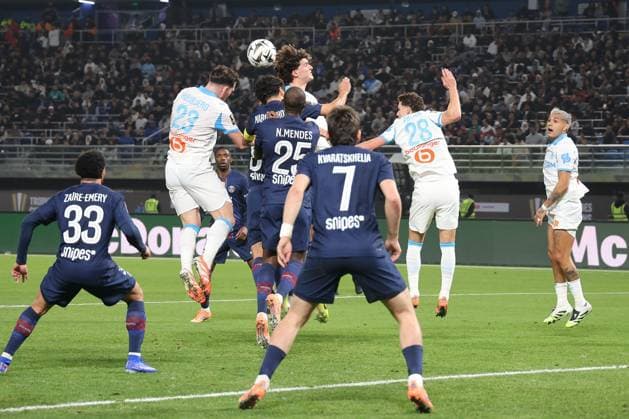 OM - PSG au Koweit PHOTOPQR LA PROVENCE PHILIPPE LAURENSON ; KowevØt ; 08 01 2026 ; Trophv e des champions : l‚ÄôOlympique de Marseille (OM) affronte le Paris Saint-Germain (PSG) au Jaber Al-Ahmad International Stadium de KowevØt City (KowevØt) KowevØt KowevØt France  Copyright: xPHOTOPQR LAxPROVENCE MAXPPPxPHILIPPExLAURENSONx 20260108PVL8300 20260108PVL8300