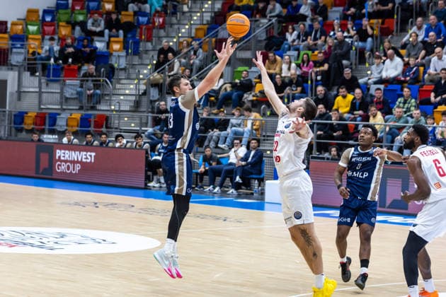 CZE, Basketball-Champions-League, PlayIns, ERA Nymburk - MLP Academics Heidelberg. 08.01.2026, Kralovka Arena, Prag, CZE, Basketball-Champions-League, PlayIns, ERA Nymburk - MLP Academics Heidelberg. Ryan Mikesell (MLP Academics Heidelberg 33) Foto Alexander Trienitz Prag Kralovka Arena Prag Tschechien