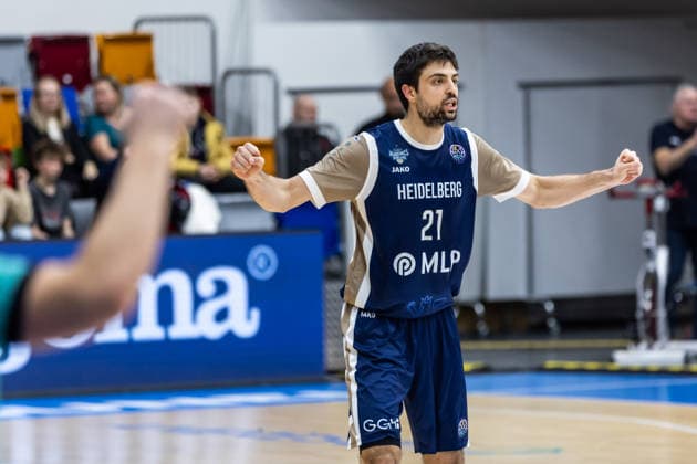 CZE, Basketball-Champions-League, PlayIns, ERA Nymburk - MLP Academics Heidelberg. 08.01.2026, Kralovka Arena, Prag, CZE, Basketball-Champions-League, PlayIns, ERA Nymburk - MLP Academics Heidelberg. Mateo Seric (MLP Academics Heidelberg 21) jubelt Foto Alexander Trienitz Prag Kralovka Arena Prag Tschechien