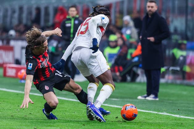 AC Milan vs Genoa CFC - Serie A 2025 26 - 08 01 2026 Luka Modric of AC Milan competes for the ball with Brooke Norton-Cuffy of Genoa CFC during Serie A 2025 26 football match between AC Milan and Genoa CFC at San Siro Stadium in Milan Copyright: xBEAUTIFULxSPORTS Carabellix