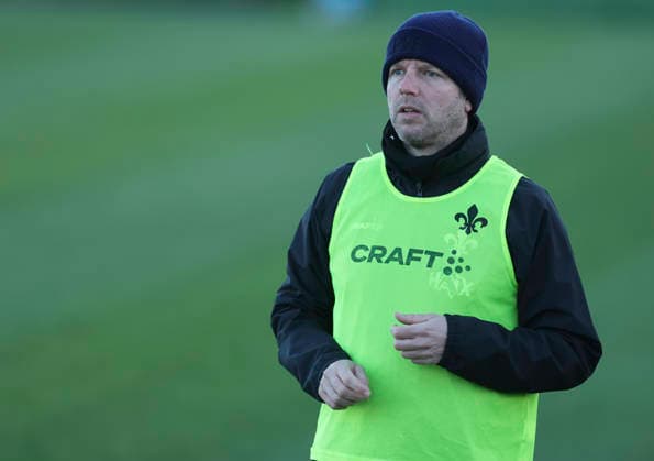 Fussball - Trainingslager SV Darmstadt 98 - El Saler (ESP) - 08.01.26, Training unterm blauem Himmel aber heftigem Wind, Cheftrainer Florian Kohfeldt, -