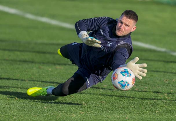 Fussball - Trainingslager SV Darmstadt 98 - El Saler (ESP) - 08.01.26, Training unterm blauem Himmel aber heftigem Wind, Marcel Schuhen, -