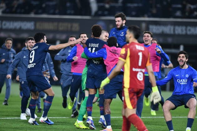 Paris Saint-Germain win the French Super Cup KUWAIT CITY, KUWAIT - JANUARY 8: Players of Paris Saint-Germain celebrate their victory at the end of the French Super Cup final match against Olympique Marseille at Jaber Al Ahmad International Stadium in Kuwait City, Kuwait on January 8, 2026. PSG won the French Super Cup by beating Olympique Marseille 4-1 on penalties after the match ended 2-2 in regulation time. Jaber Abdulkhaleq Anadolu Kuwait City Kuwait. Editorial use only. Please get in touch for any other usage.  Copyright: x2026xAnadoluxJaberxAbdulkhaleqx