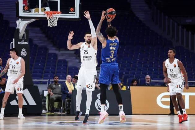 January 8, 2026, Madrid, Madrid, Spain: Alex Len of Real Madrid and Marcio Santos of Maccabi Rapyd Tel Aviv in action during the EuroLeague Regular Season Round 21 match between Real Madrid and Maccabi Tel Aviv at Movistar Arena on January 08 2026, in Madrid, Spain. Madrid Spain - ZUMAa181 20260108_zaa_a181_061 Copyright: xIrinaxR.xHipolitox