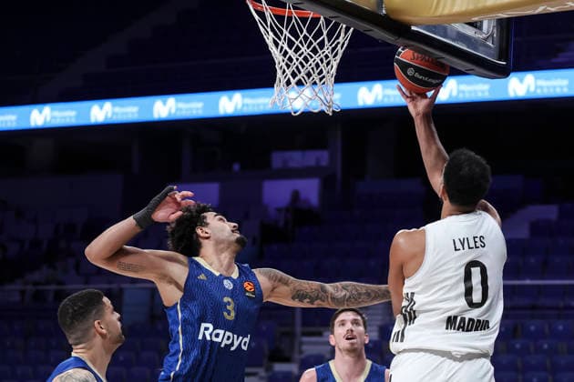 January 8, 2026, Madrid, Madrid, Spain: Trey Lyles of Real Madrid and Marcio Santos of Maccabi Rapyd Tel Aviv in action during the EuroLeague Regular Season Round 21 match between Real Madrid and Maccabi Tel Aviv at Movistar Arena on January 08 2026, in Madrid, Spain. Madrid Spain - ZUMAa181 20260108_zaa_a181_063 Copyright: xIrinaxR.xHipolitox